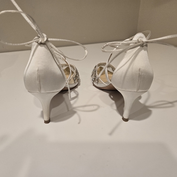 Bella Belle Frances Crystal Embellished Wedding Heels size 9.5 - Picture 3 of 9